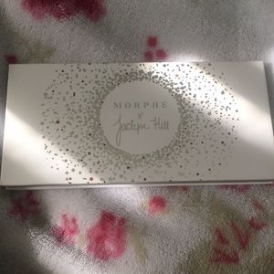 Jaclyn Hill x Morphe Ring the Alarm palette